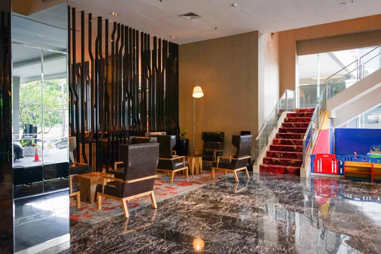 The Premiere Hotel Pekanbaru Exterior photo