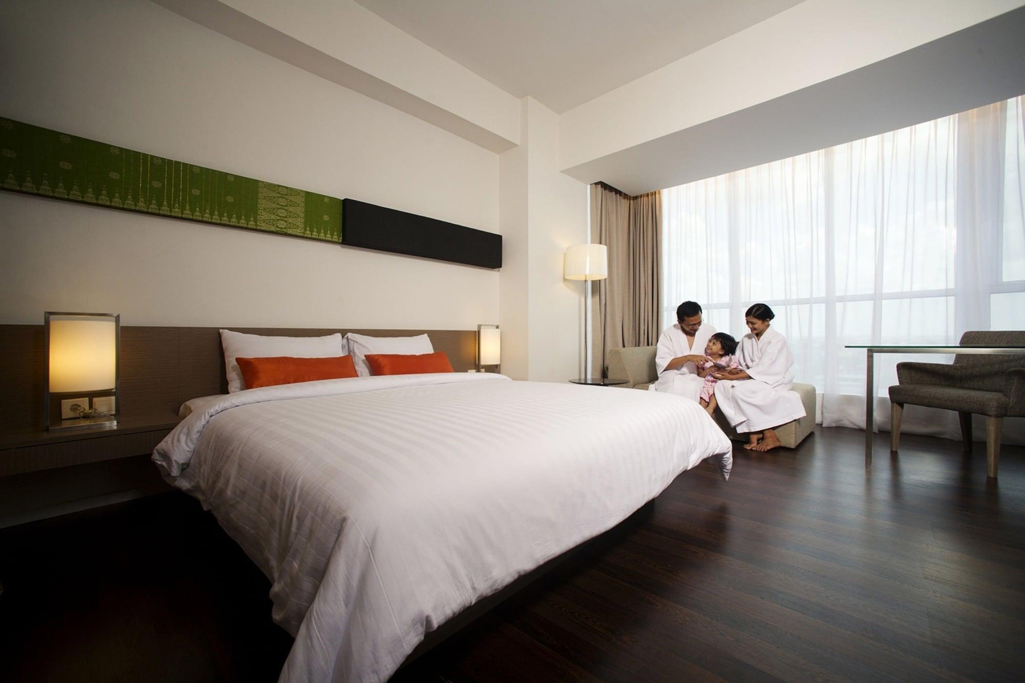 The Premiere Hotel Pekanbaru Exterior photo