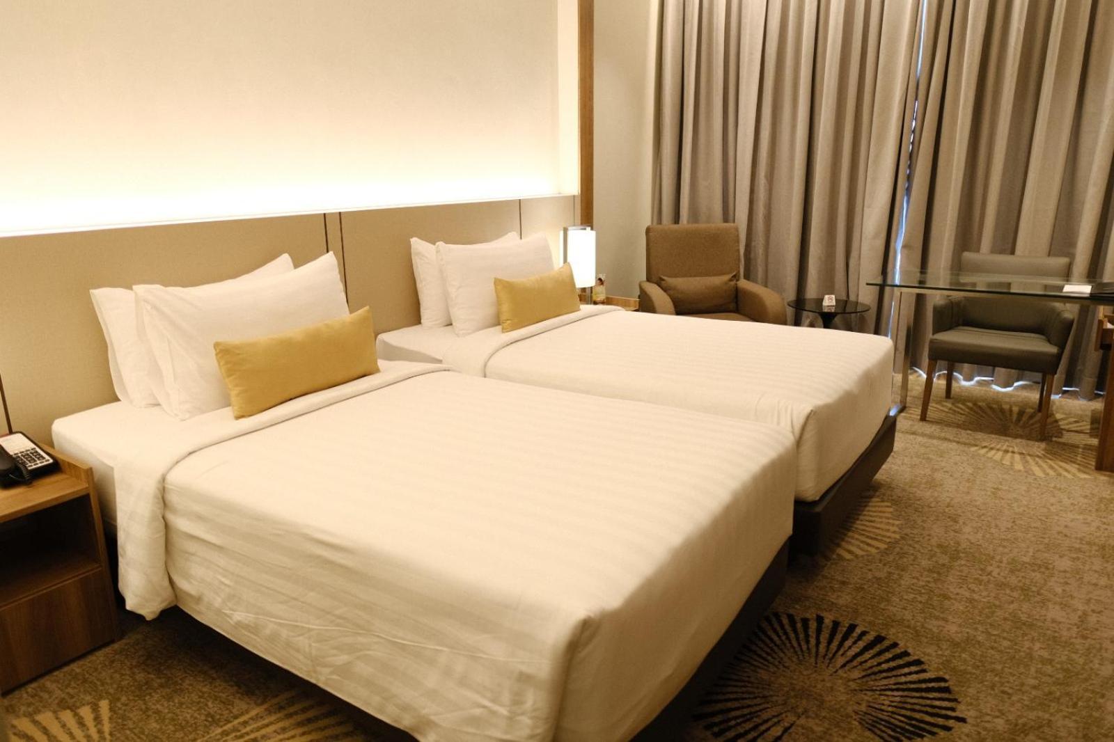 The Premiere Hotel Pekanbaru Exterior photo